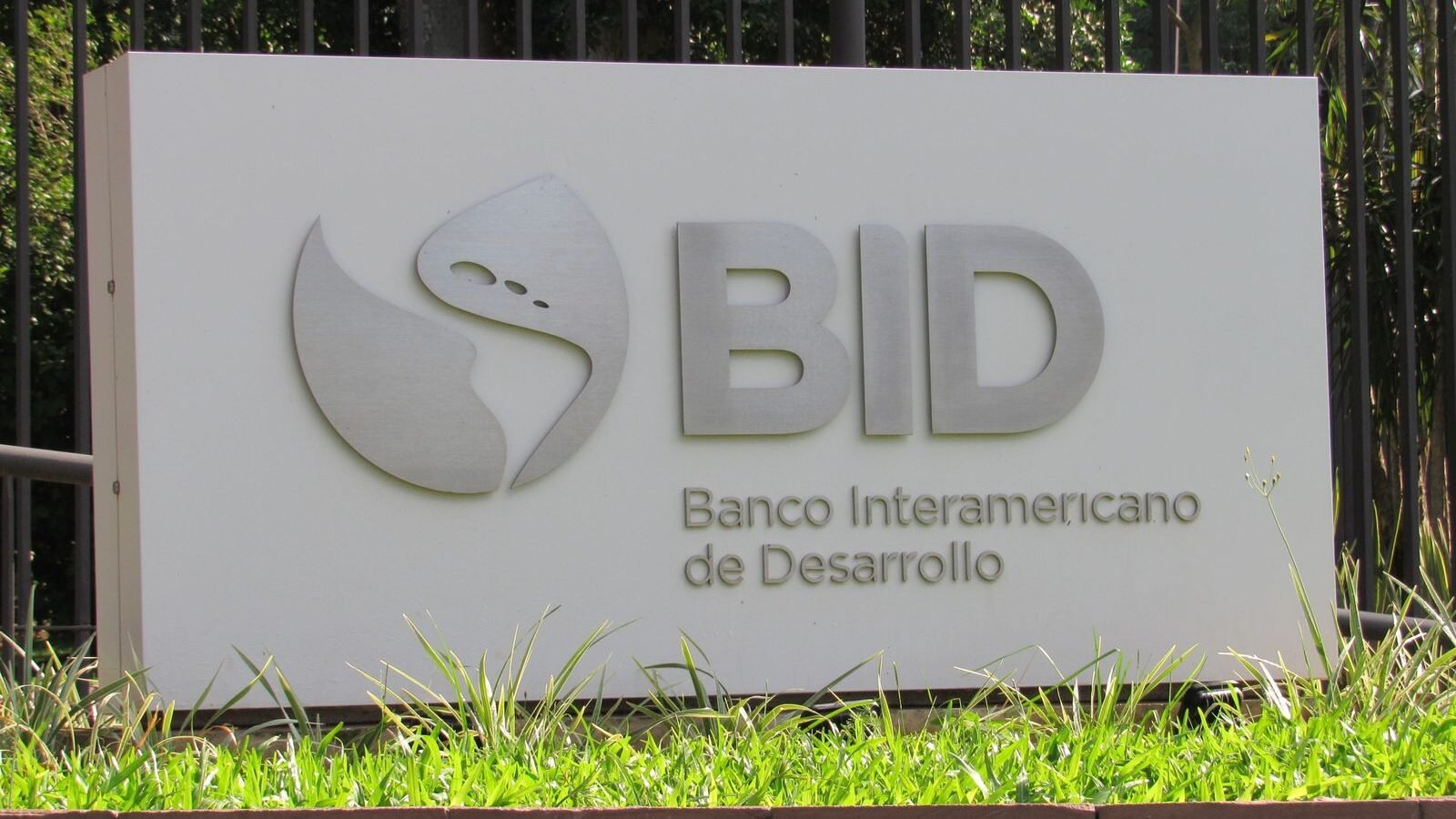 Paraguay en el Radar del BID Invest:                   Un Impulso Histórico para la Industria Nacional